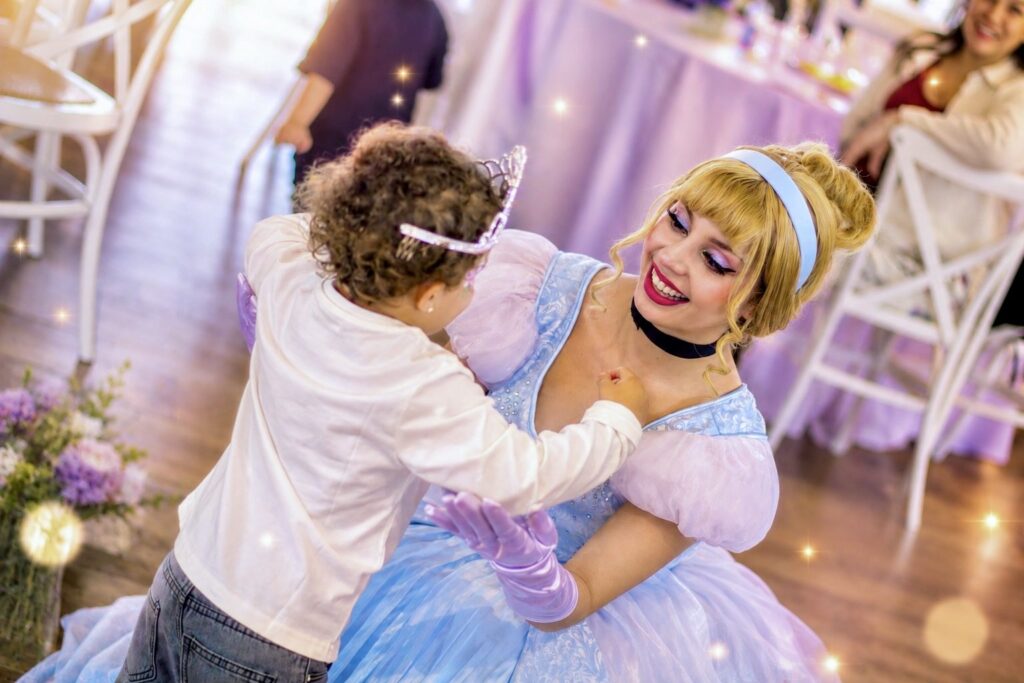 Cenicienta cumpleanos infantil santiago · Hey Kids Eventos